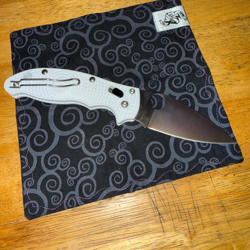 SPYDERCO MANIX 2 WHITE FRN - Picture 3 of 10
